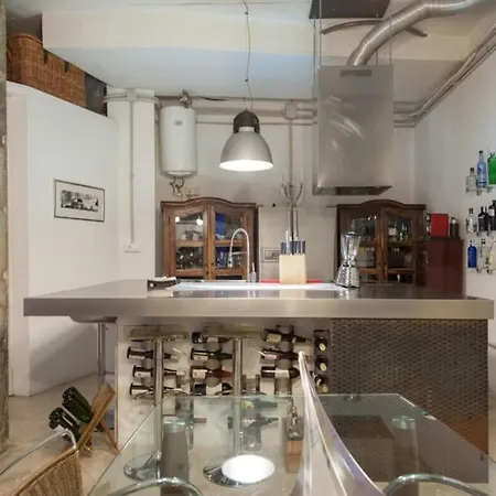 아파트 Loft Soho, Free Garage, Downtown *